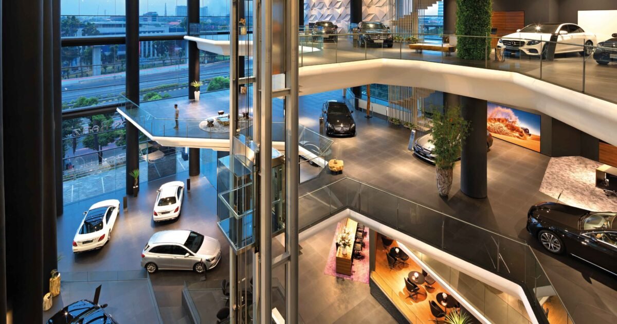 Membangun showroom mobil