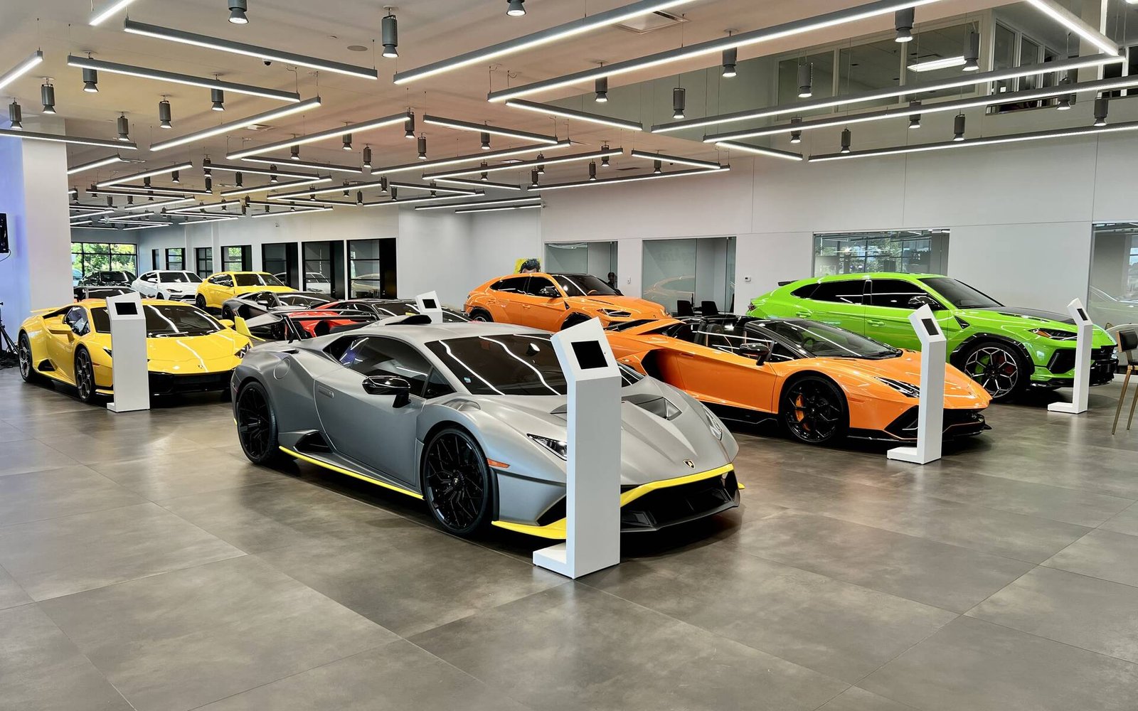 Renovasi Showroom Mobil