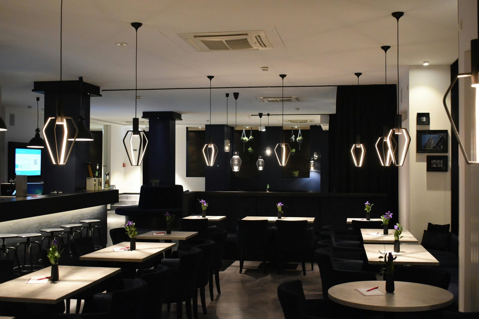 Bar Cafe Restaurant