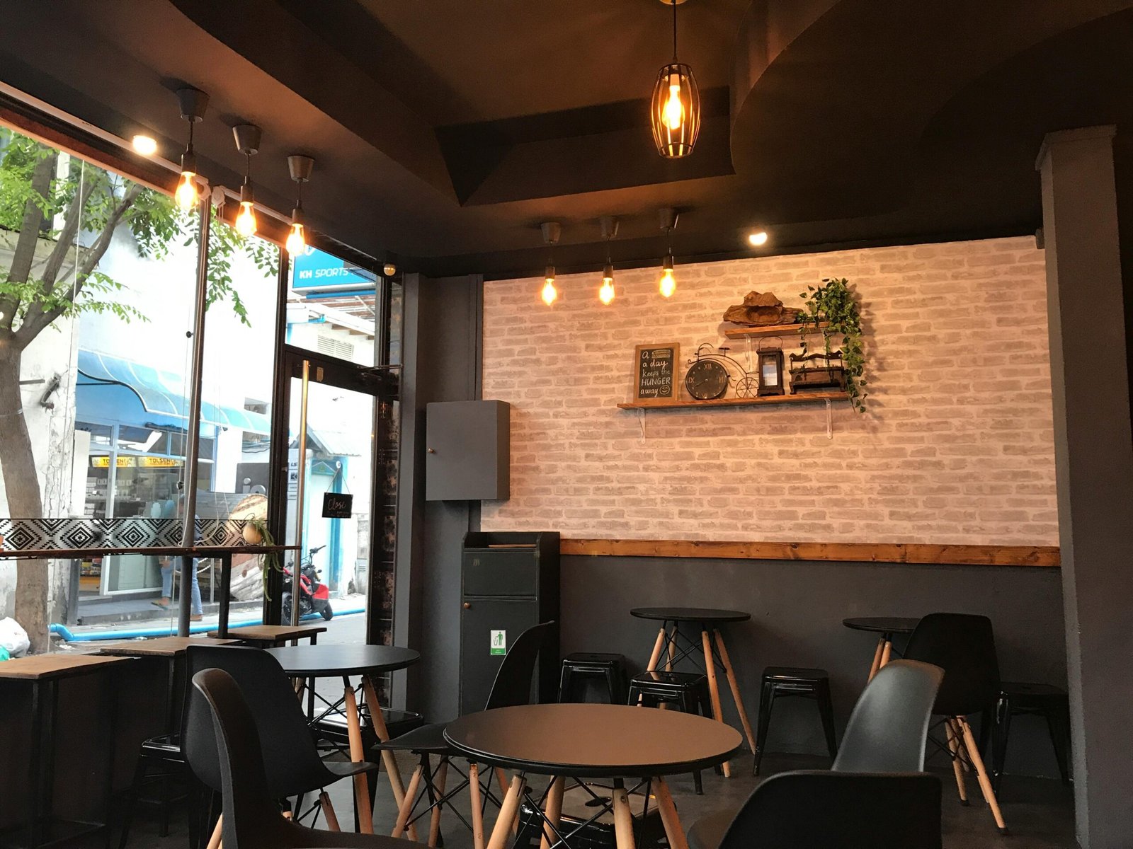 tampak depan restaurant